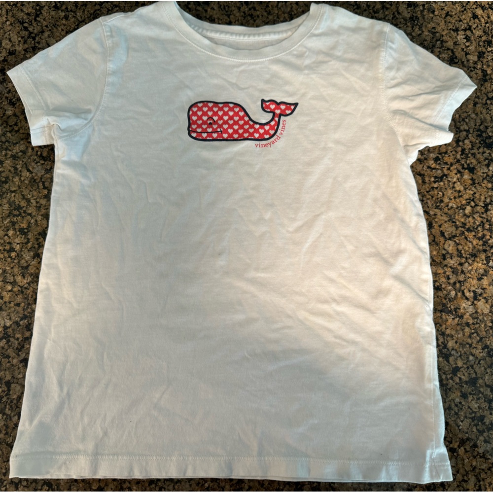 Vineyard Vines youth t-shirt, hearts, size YM